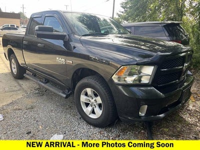 2017 RAM 1500 Express 4x4 Quad Cab 6'4" Box