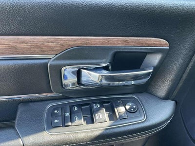 2018 RAM 1500 Laramie 4x4 Crew Cab 5'7" Box