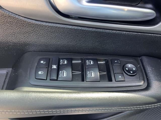 2025 Chrysler Pacifica Select FWD