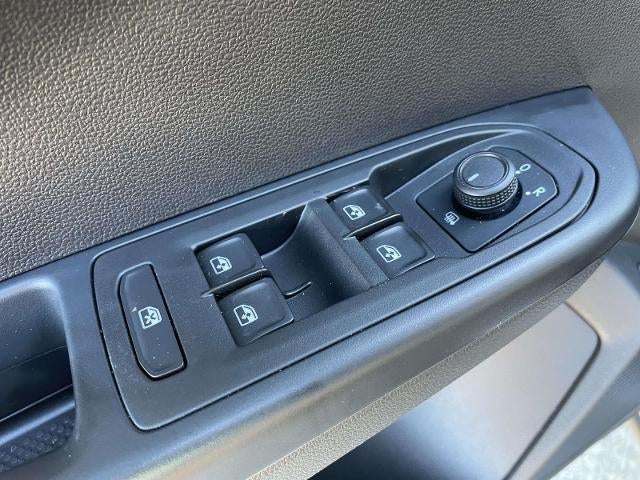 2022 Volkswagen Taos SE FWD