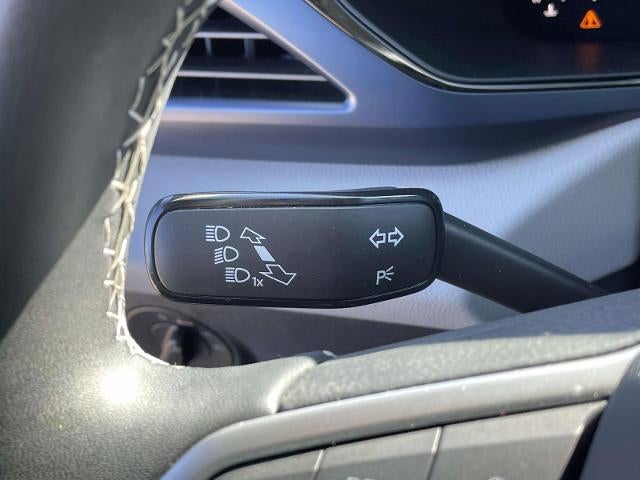 2022 Volkswagen Taos SE FWD