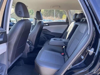 2022 Volkswagen Taos SE FWD