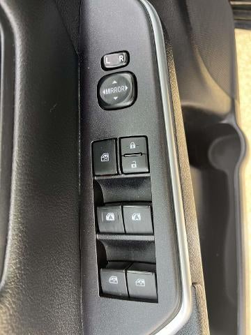 2015 Toyota Camry 4dr Sdn I4 Auto SE (SE)