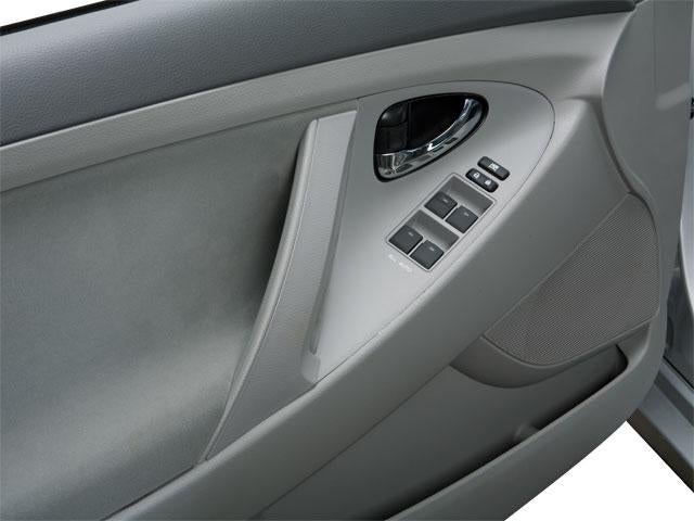 2011 Toyota Camry 4dr Sdn I4 Man LE (Natl)