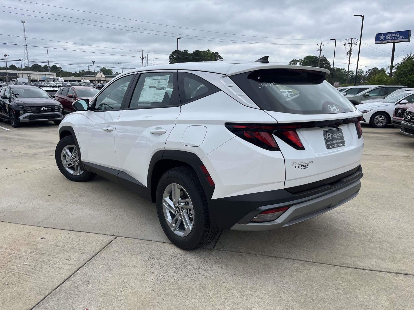 2026 Hyundai TUCSON SE FWD