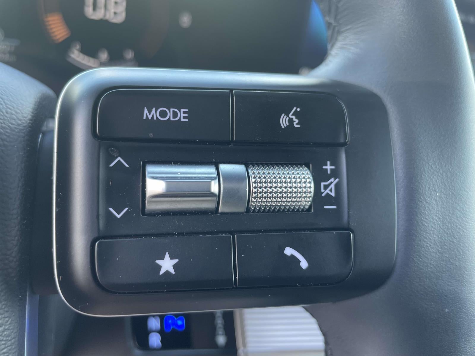 2025 Hyundai SANTA FE SE FWD