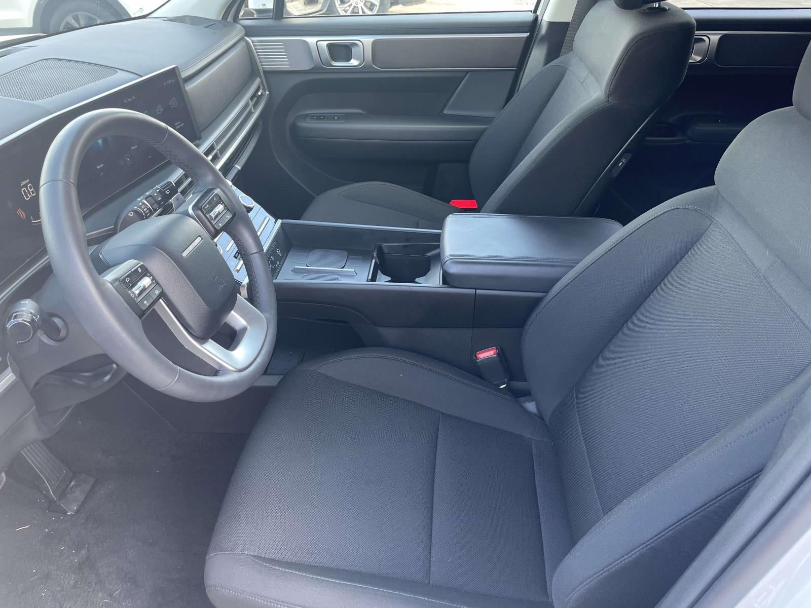 2025 Hyundai SANTA FE SE FWD