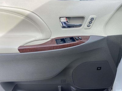 2013 Toyota Sienna 5dr 7-Pass Van V6 Ltd FWD (Natl)