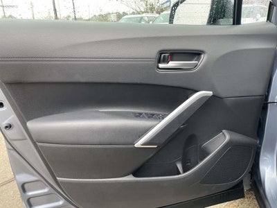 2023 Toyota Corolla Cross XLE 2WD (Natl)