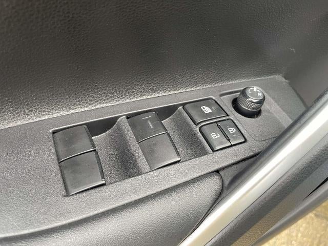 2023 Toyota Corolla Cross XLE 2WD (Natl)