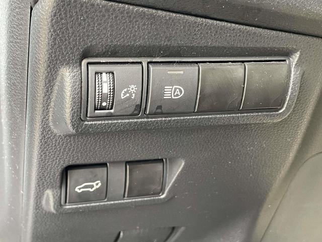 2023 Toyota Corolla Cross XLE 2WD (Natl)