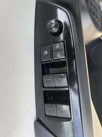 2020 Toyota Prius L Eco (Natl)