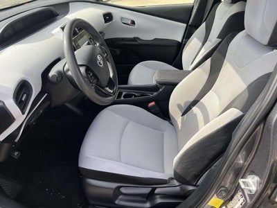 2020 Toyota Prius L Eco (Natl)