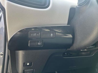 2020 Toyota Prius L Eco (Natl)