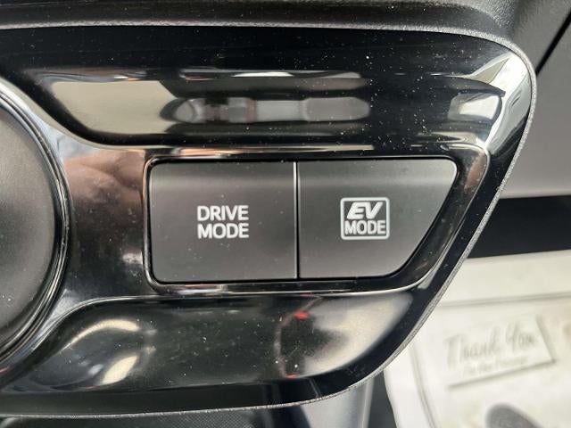 2020 Toyota Prius L Eco (Natl)