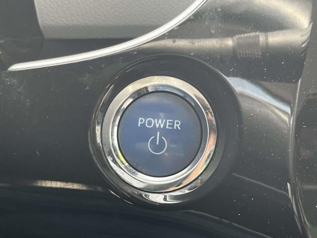 2020 Toyota Prius L Eco (Natl)