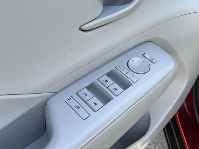 2024 Hyundai KONA SEL FWD