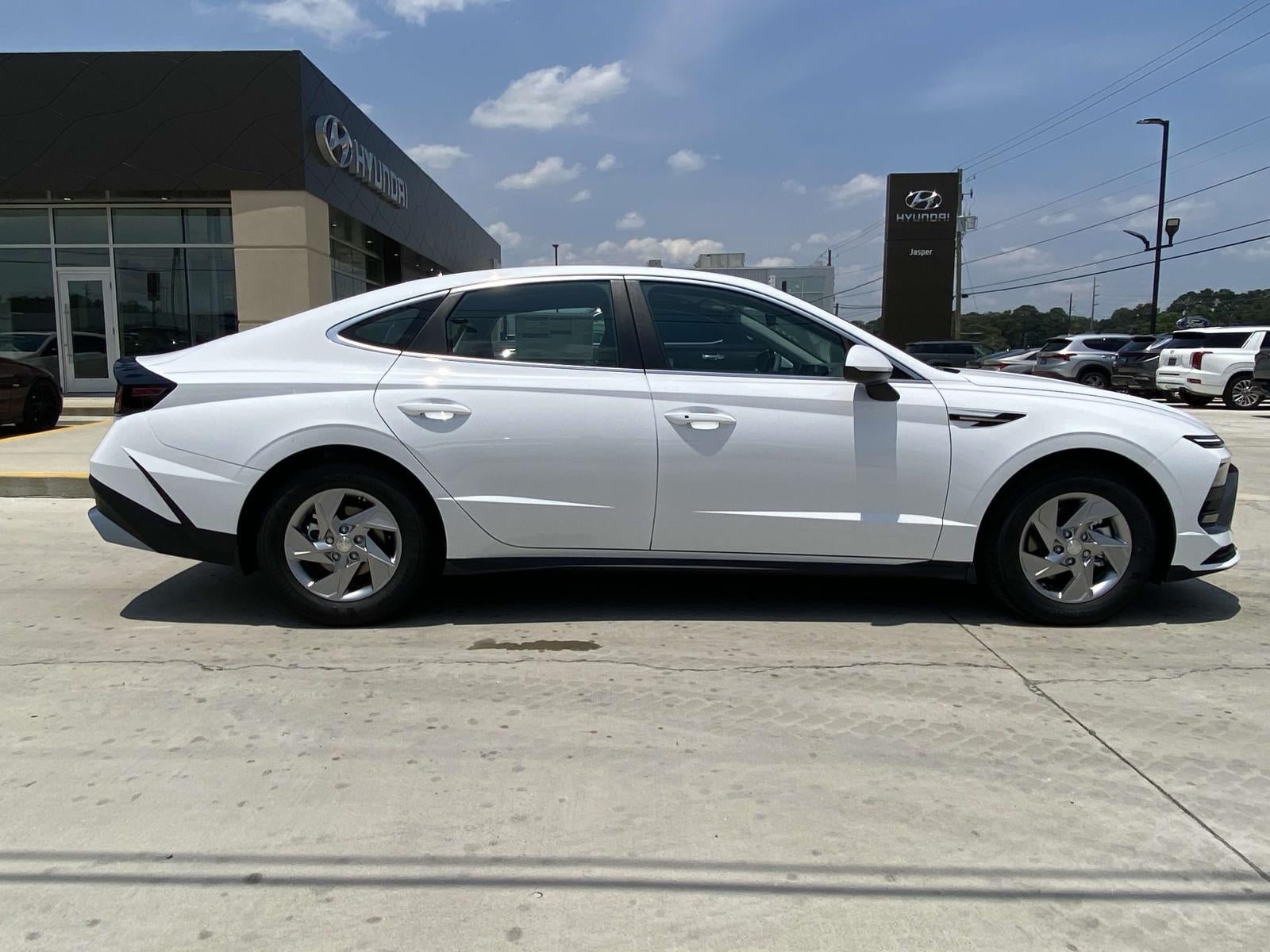 2025 Hyundai SONATA SE