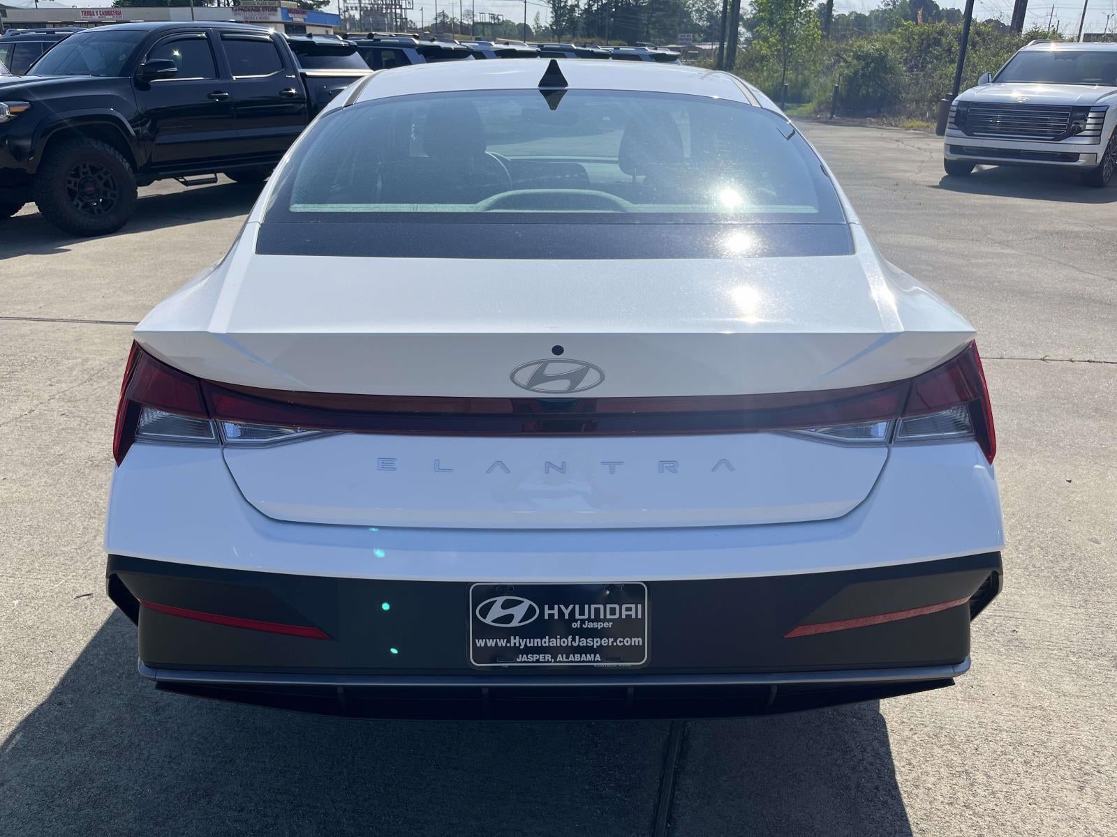 2026 Hyundai ELANTRA SE