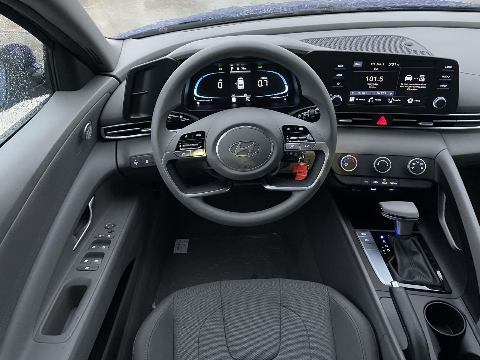 2026 Hyundai ELANTRA SE