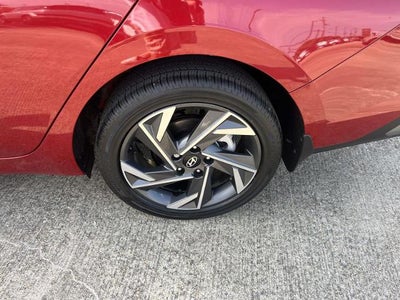 2025 Hyundai ELANTRA SEL Sport IVT
