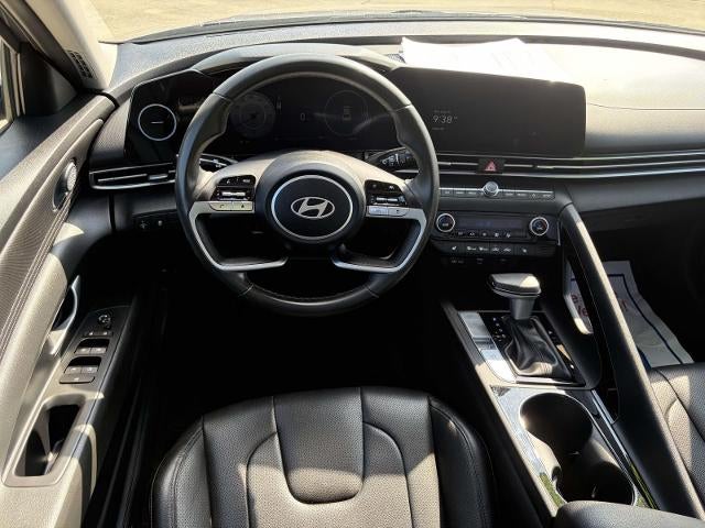 2025 Hyundai ELANTRA Limited IVT