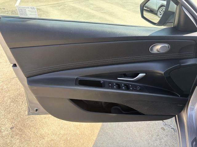 2025 Hyundai ELANTRA Limited IVT