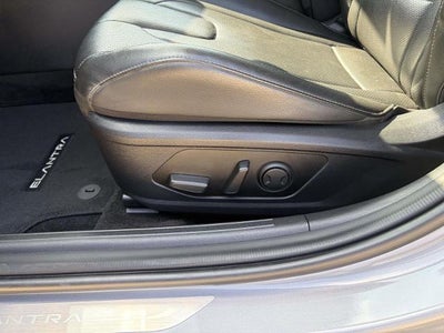 2025 Hyundai ELANTRA Limited IVT