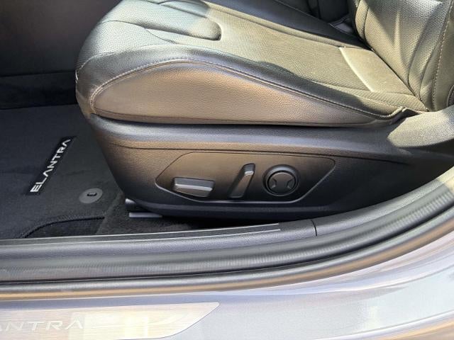 2025 Hyundai ELANTRA Limited IVT