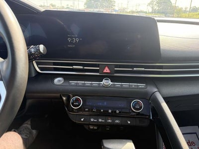 2025 Hyundai ELANTRA Limited IVT