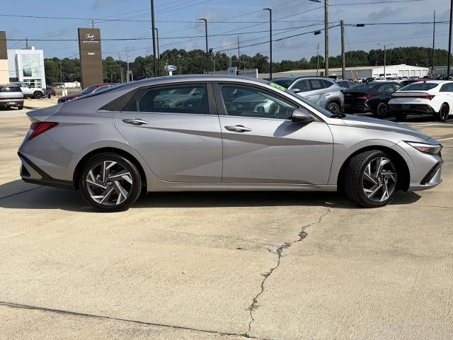 2025 Hyundai ELANTRA Limited IVT