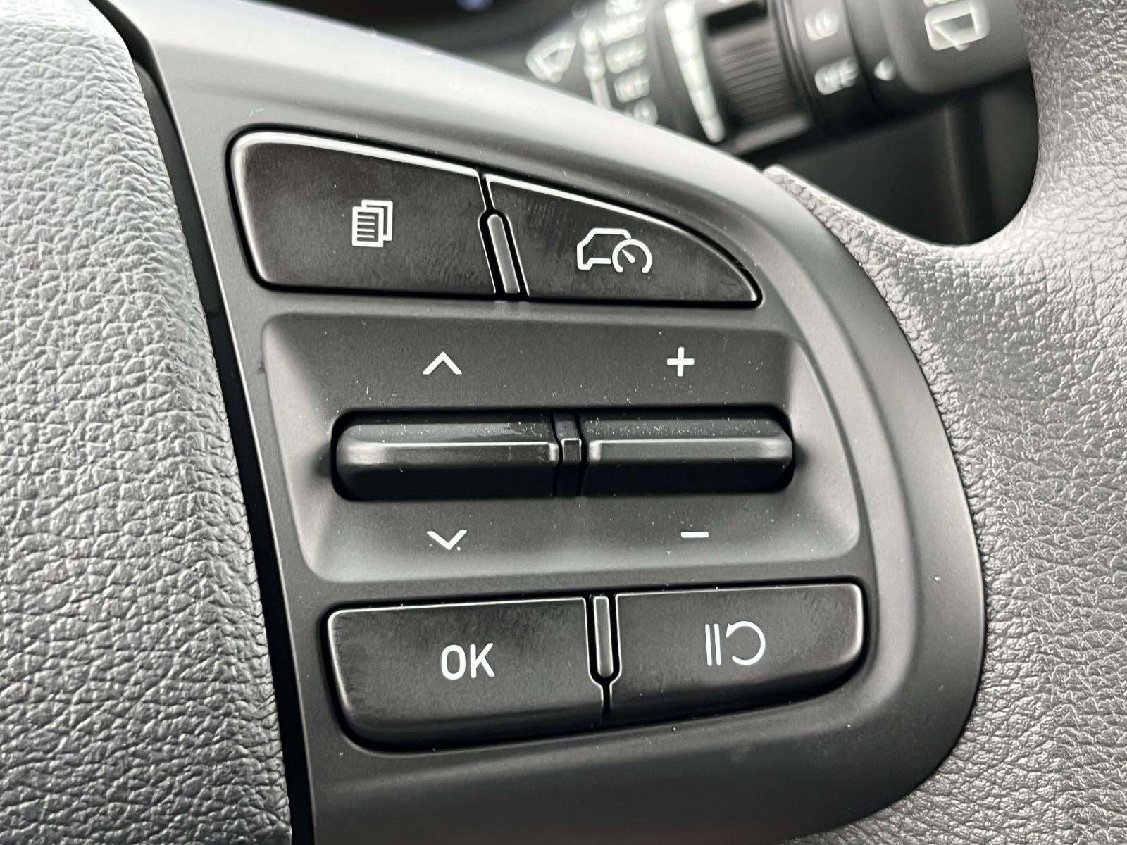 2025 Hyundai VENUE SE