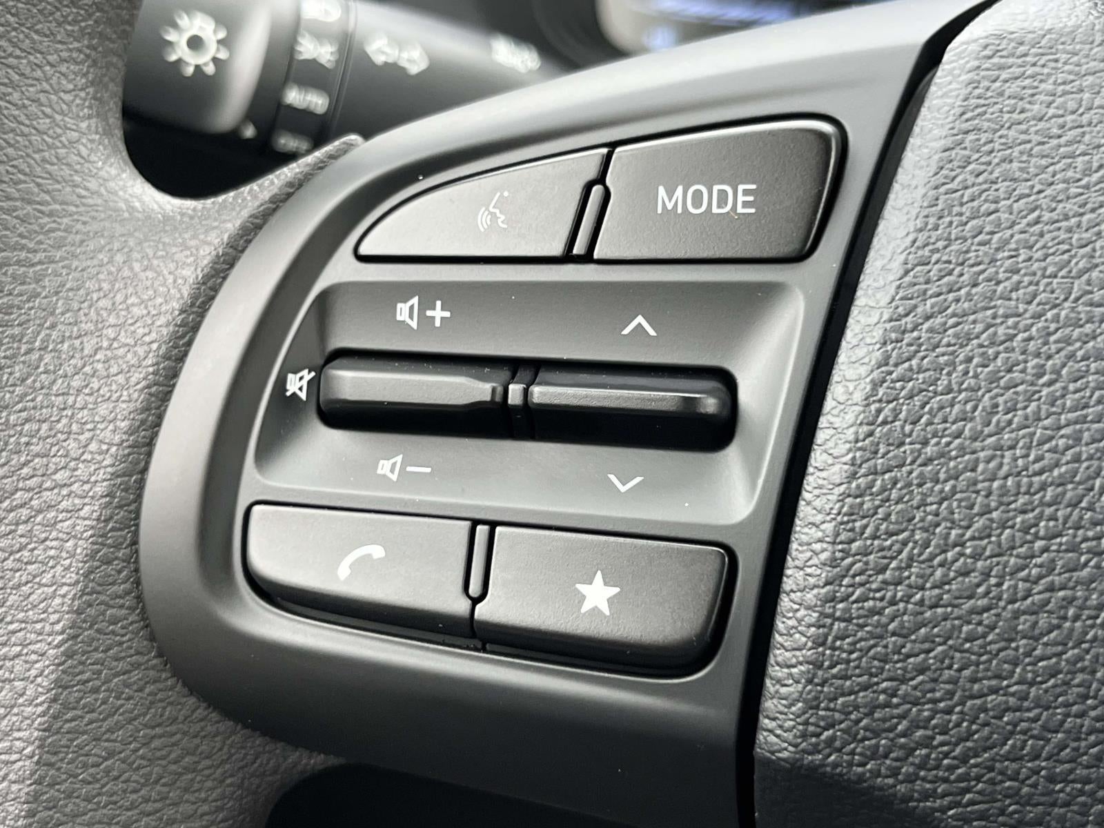 2025 Hyundai VENUE SE